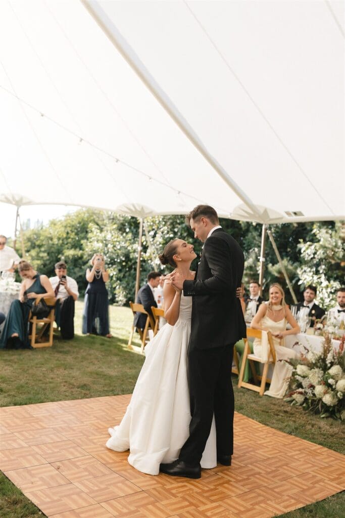A summer Santucci Farm wedding reception