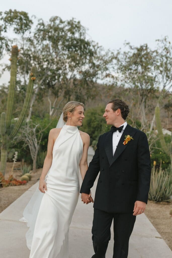 Acre wedding portraits in Cabo