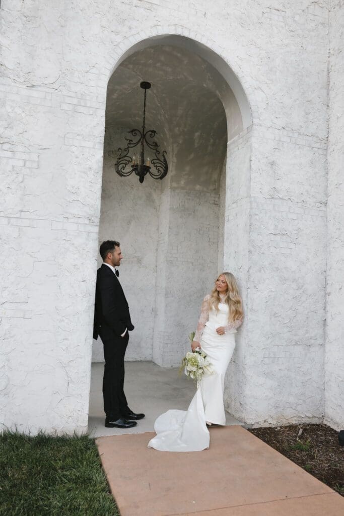 Bride and groom spring wedding portraits in Chattanooga at Howe Farms