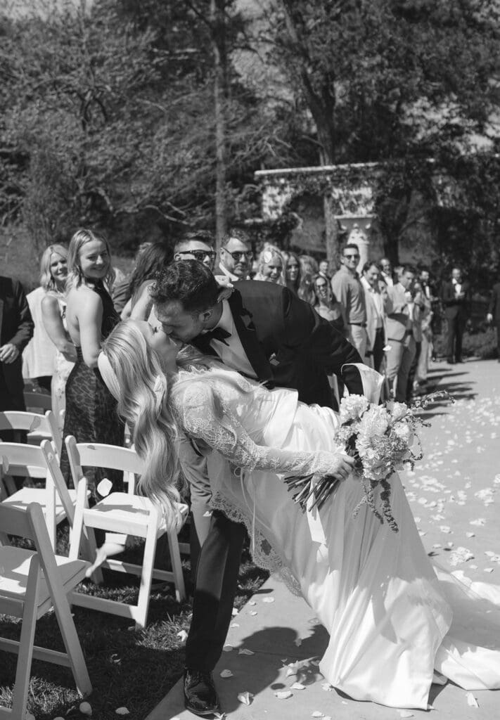 Spring wedding ceremony in Chattanooga, TN at Howe Farms